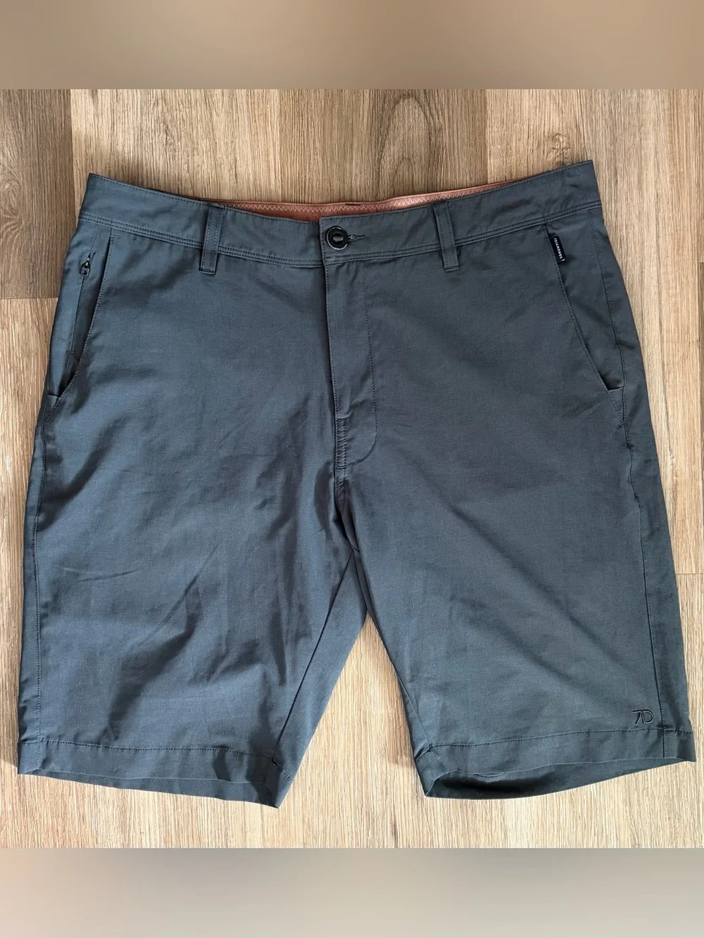 7 Diamonds Mens Aeroplane Performance Shorts Sz 33 Gray Color